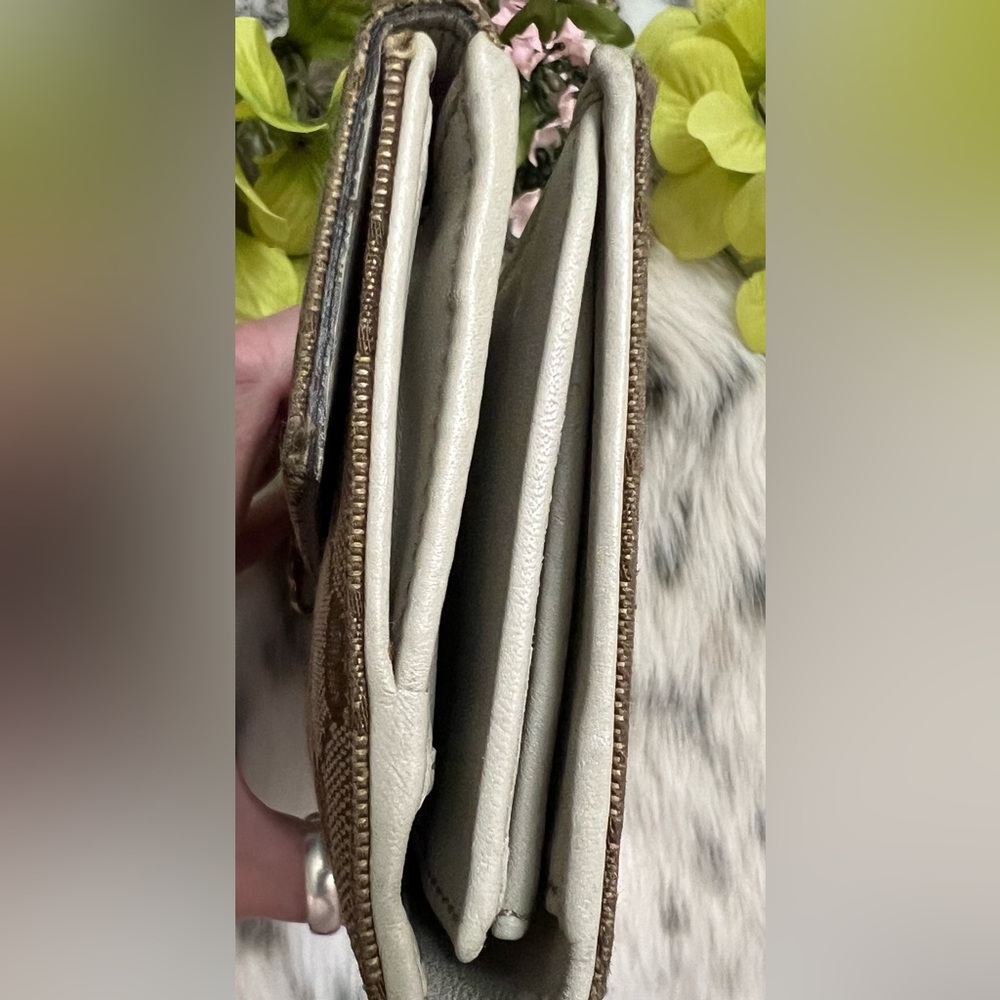 Gucci Long Wallet with Charms - Picture 4 of 15